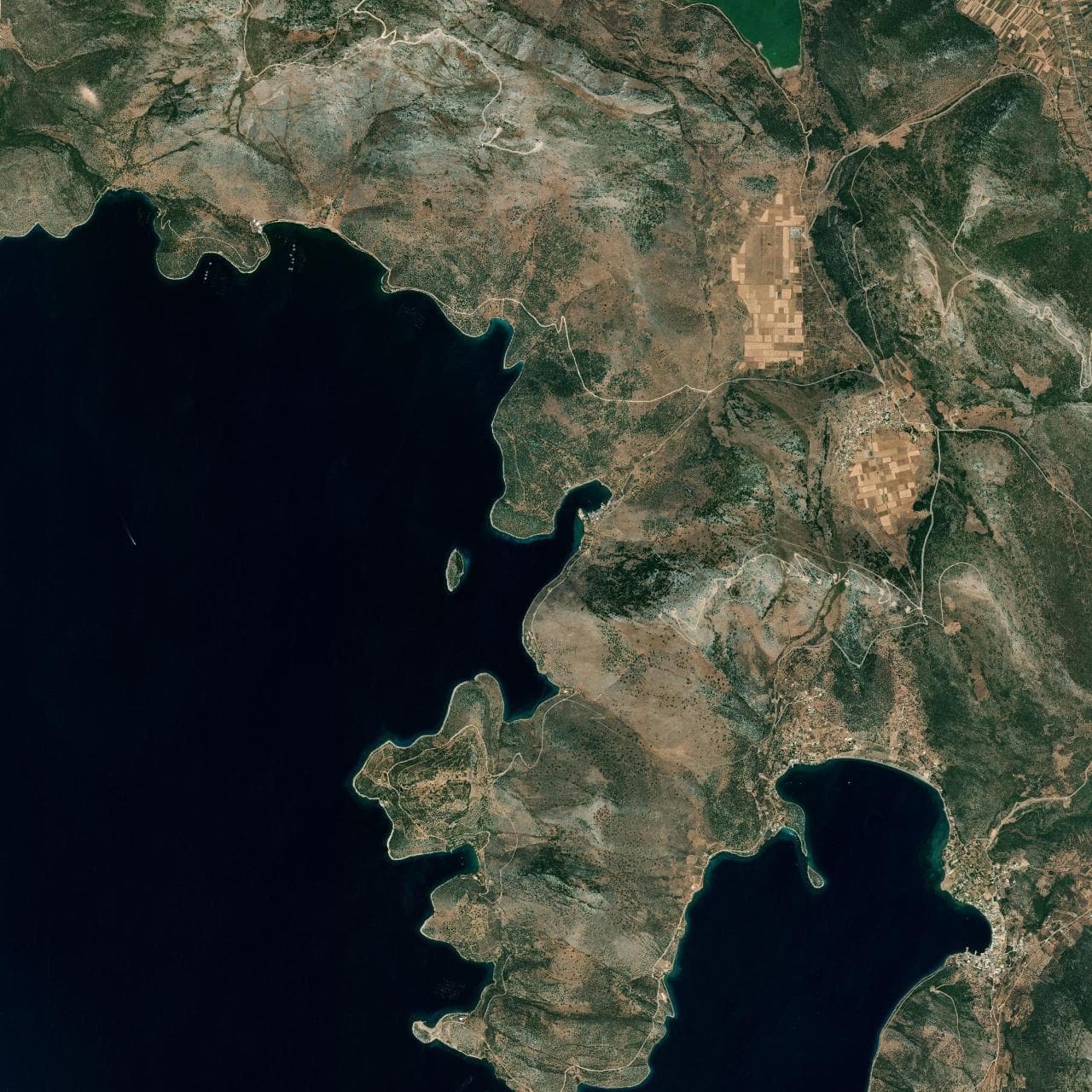 Mid-scale satellite — Southern Evvia